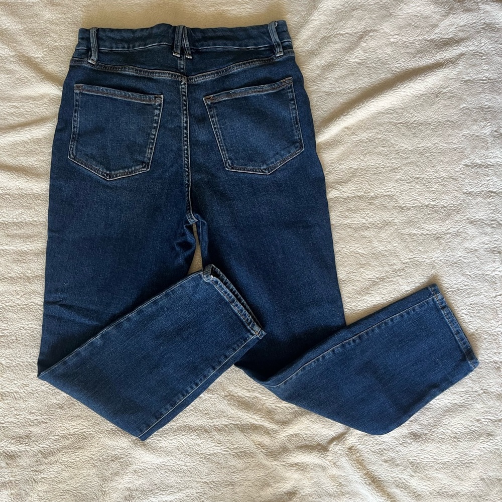 Good American High Rise Blue Jeans - Picture 9 of 9